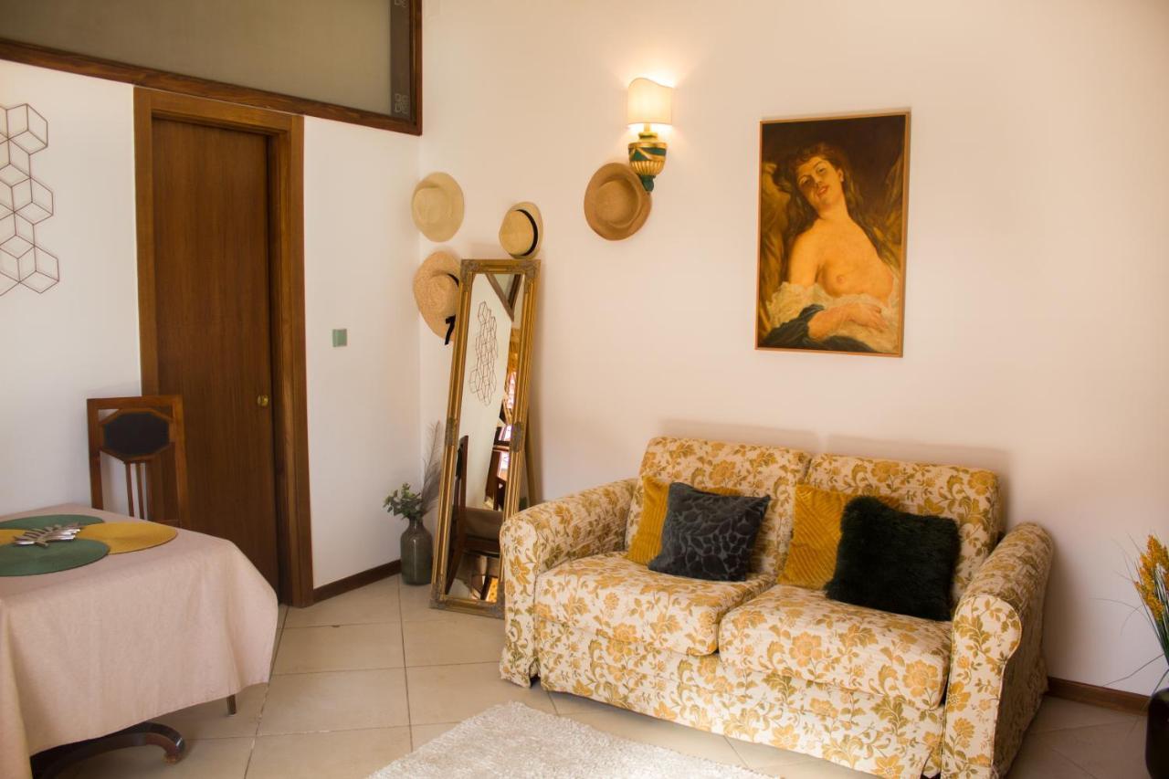 9 Stylish Suite In Unirii Square Τιμισοάρα Εξωτερικό φωτογραφία