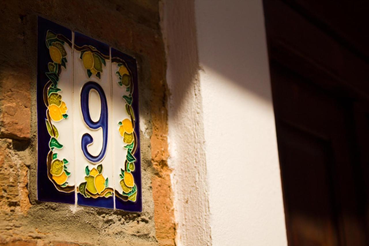 9 Stylish Suite In Unirii Square Τιμισοάρα Εξωτερικό φωτογραφία