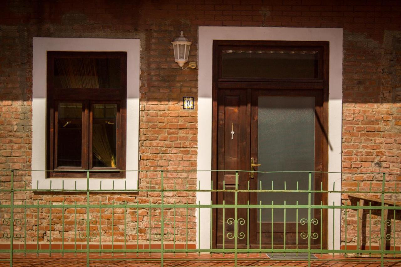 9 Stylish Suite In Unirii Square Τιμισοάρα Εξωτερικό φωτογραφία